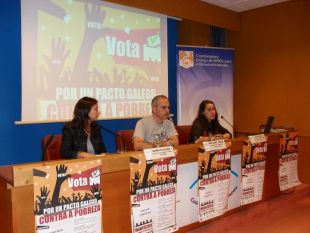 Presentación da Semana Galega Contra a Pobreza. Desde a esquerda: Gemma Filgueira, Xosé María Torres e Laura García