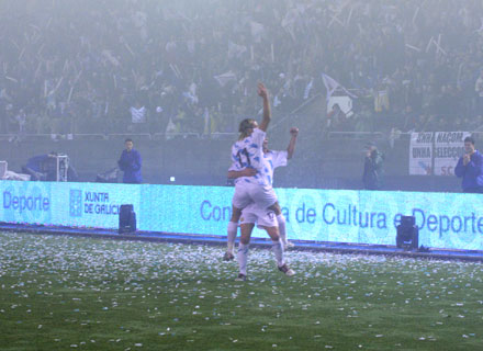 0102471001197393865-celebrando-o-segundo-gol-no-galiza-uruguai-2005-unha-imaxe-coma-esta-poderia-valer-para-o-concurso.jpg