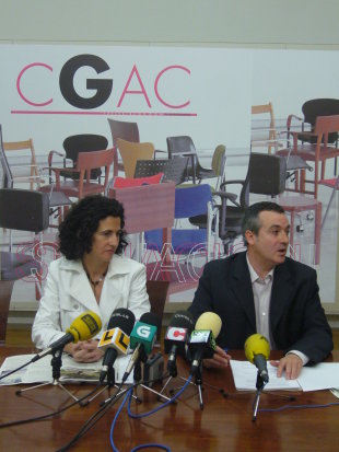 Ánxela Bugallo e Manuel Olveira, este xoves na presentación dos actos do 15 aniversario