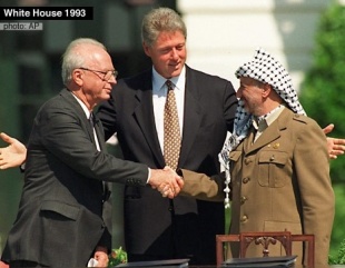 Cumio israelí-palestino na Casa Branca, en 1993 (Rabin, Clinton e Arafat)