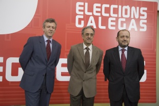 Afonso Rueda, Ricardo Varela e Alfredo Suárez Canal, á porta do debate