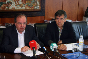 O Posgrao foi presentado en Vigo polo catedrático de Económicas, Manuel Varela, e o xerente da Cooperativa de Armadores, Xosé Antonio Pérez-Llanos