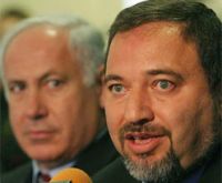 Netanyahu e Lieberman, en 2004