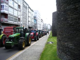 En Lugo, botáronse a rúa este venres outros dous mil tractores