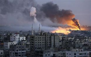 O número de mortos xa supera os 750. Na imaxe, a Cidade de Gaza esta quinta feira