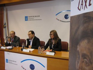 Carlos Reigosa, Xosé Crespo e Nuria Rodríguez (concelleira de Cultura de Lalín), na presentación