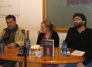 Paco Macías, Patricia Janeiro e Mario Regueira, na presentación da novela, este martes