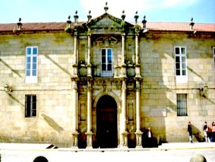 Fachada do Instituto Rosalía de Castro