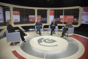 A xornalista Marga Pazos moderou o debate entre Rueda, Varela e Suárez Canal