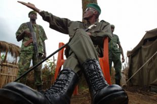 Comandantes disidentes desafiaron o liderado de Nkunda (na imaxe) a semana pasada