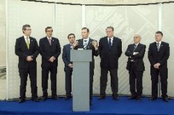 O presidente de Euskadi nun acto xunto cos deputados xerais e os presidentes das caixas vascas