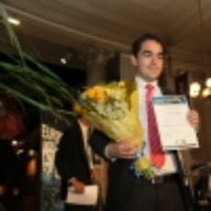 Alejandro Rivero, recollendo o premio en París