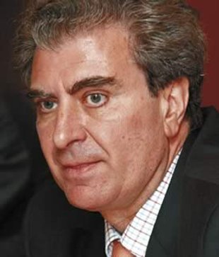 César Antonio Molina, ministro de Cultura