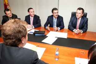 Luís Lamas, segundo pola esquerda, é o novo presidente de Sogama