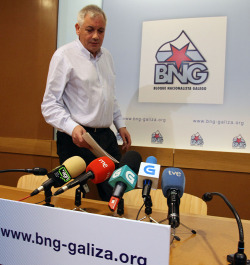 Guillerme Vázquez criticou a derrogación do decreto eólico en rolda de prensa