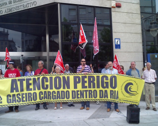 Manifestación do Cimité Cidadán de Emerxencia para a Ría de Ferrol