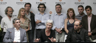 Representantes do Ómnium Cultural este martes en Barcelona