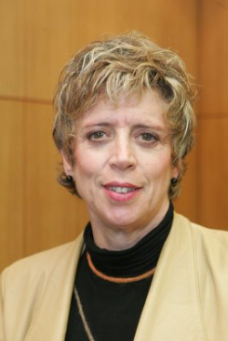 Isabel Pires é catedrática da Facultade de Letras da Universidade do Porto e foi  ministra de Cultura de Portugal (2005-2008)