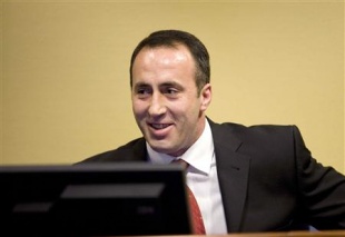 Ramush Haradinaj, esta quinta feira, antes de escoitar o veredito
