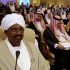 Os líderes árabes amparan o Al Bashir, na imaxe