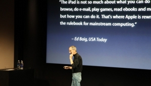 Steve Jobs presenta o iPhone OS 4.0