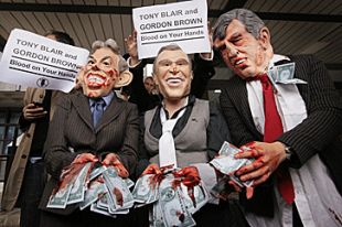 "Tony Blair e Gordon Brown: sangue nas vosas mans"