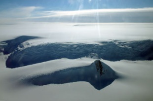 Algunhas das paisaxes que Lago recolleu durante as súas viaxes pola Antártida