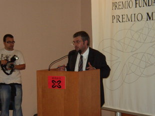 Manuel Bragado, na entrega do Premio Xerais 2007