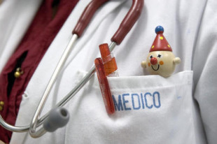 Segundo o catálogo, no Estado Español fan falta médicos, enfermeiros e farmacéuticos