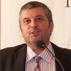 Manuel Bragado na entrega do Premio Xerais 2009