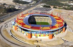 O Estadio Municipal de Aveiro ten capacidade para 30 mil espectadores, pero rara vez consegue sobrepasar a media entrada