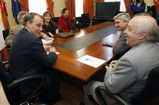 Roberto Varela, conselleiro de Cultura, reunido cos representantes da Asociación Galega de Editores, a pasada semana