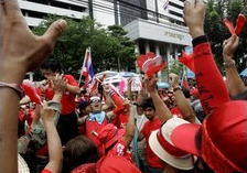 Imaxes das protestas, protagonizadas polos 'camisolas vermellas'