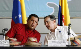 Chávez e Uribe, nun encontro anterior entre os presidentes