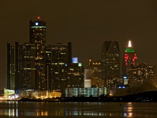 Vista nocturna de Detroit