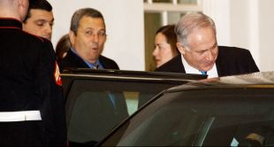 Netanyahu e o ministro de Defensa israelí, Ehud Barak, abandonan a Casa Branca