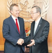 Ban Ki-Moon dálle a benvida á xuntanza a Tony Blair, mediador para Oriente Próximo