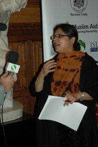 A baronesa Uddin, a primeira muller musulmá en entrar na Cámara dos Lords Británica, participa no Congreso