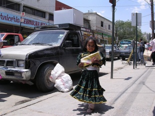 As nenas de clase máis baixa son as principais vítimas dos feminicidios en México. Na imaxe, Estrellita / Flickr: pmoroni