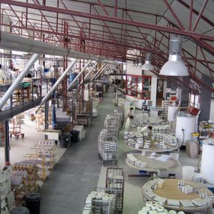 Interior da planta de produción, en Sargadelos