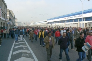Os operarios inician a manifestación cara o centro de Vigo