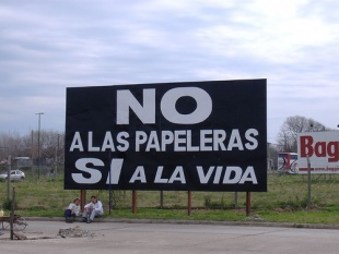 Protesta contra as papeleiras, na fronteira entre Arxentina e Uruguai / Flickr: pablodf