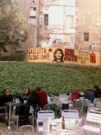 Unha pintada en solidariedade con Tomàs Sayés, en folga de fame dende o pasado 23 de febreiro (clique para ampliar)