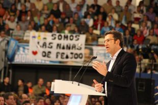 Feijoo (PPdeG) pechará a campaña en Ourense, xunto con Mariano Rajoy. Na imaxe, nun mitin en Vigo