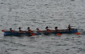 A embarcación absoluta feminina do Chapela, no campionato galego absoluto, que gañaron / Imaxe: Todoremo