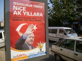 Cartel electoral do AKP, coa imaxe de Ergodan