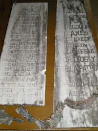 As placas que retiraron dunha igreza de Ames