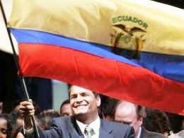 Rafael Correa celebra o seu triunfo nas presidenciais do pasado novembro / Igadi