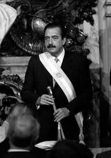 No 1983, na súa investidura como presidente