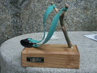 Un dos trofeos que levaron os mellor clasificados neste campionato, elaborado por artesáns e xoieiros da vila